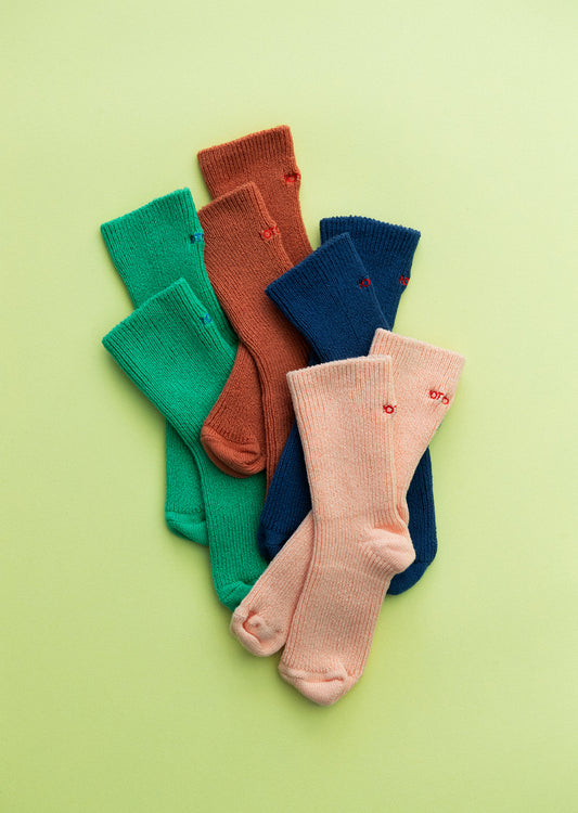 ONE SIZE FITS ALL COTTON RIBBED SOCKS